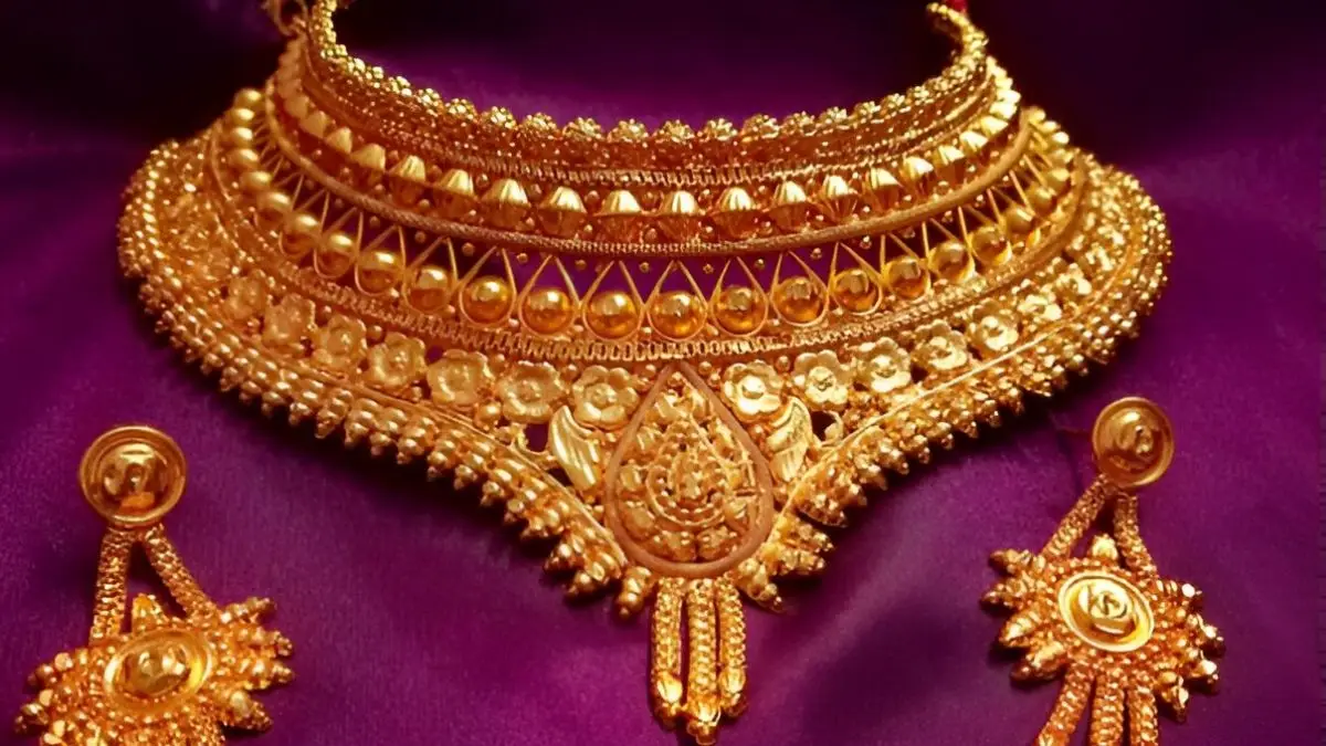 Gold Rate Fall: 1 हफ्ते में ₹1900 टूटा सोना, अब जानें 24 कैरेट गोल्ड का ताज़ा रेट