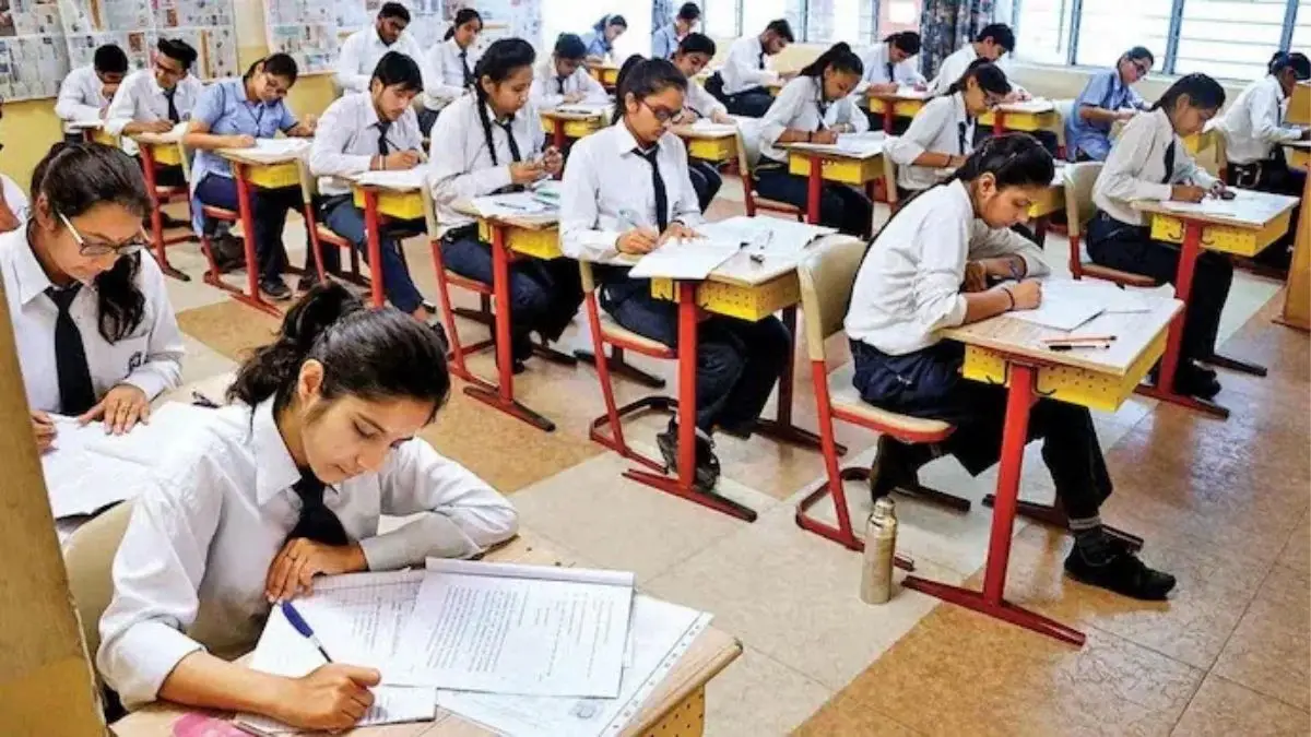 CBSE का बड़ा फैसला: अब 75% अटेंडेंस और इंटरनल असेसमेंट के बिना नहीं मिलेगा बोर्ड रिजल्ट