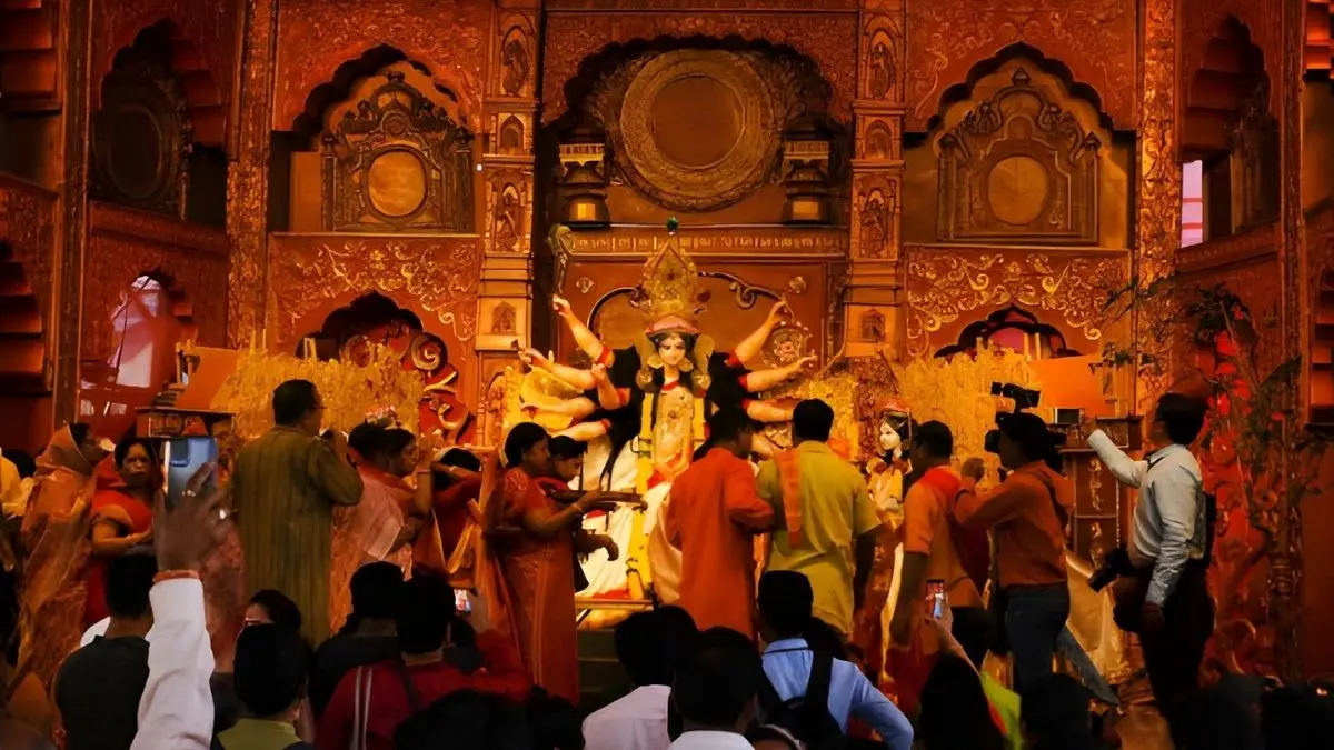 Durga Puja 2025: बंगाल में क्यों खाया जाता है मांस-मछली? जानें परंपरा का पूरा रहस्य
