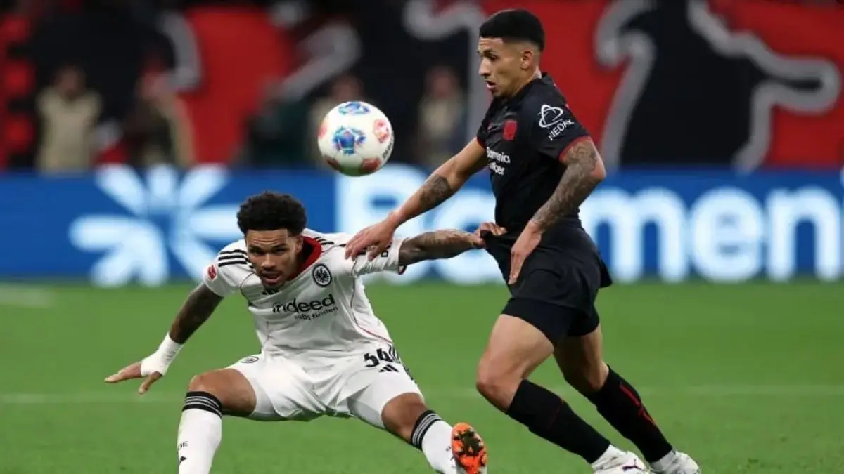 ड्रामा से भरा डेब्यू: बायर लेवरकुसेन के लिए खेले अर्जेंटीनी स्टार एक्वी फर्नांडीज, 30 मिनट में ही दो पीली कार्ड पाकर बाहर!