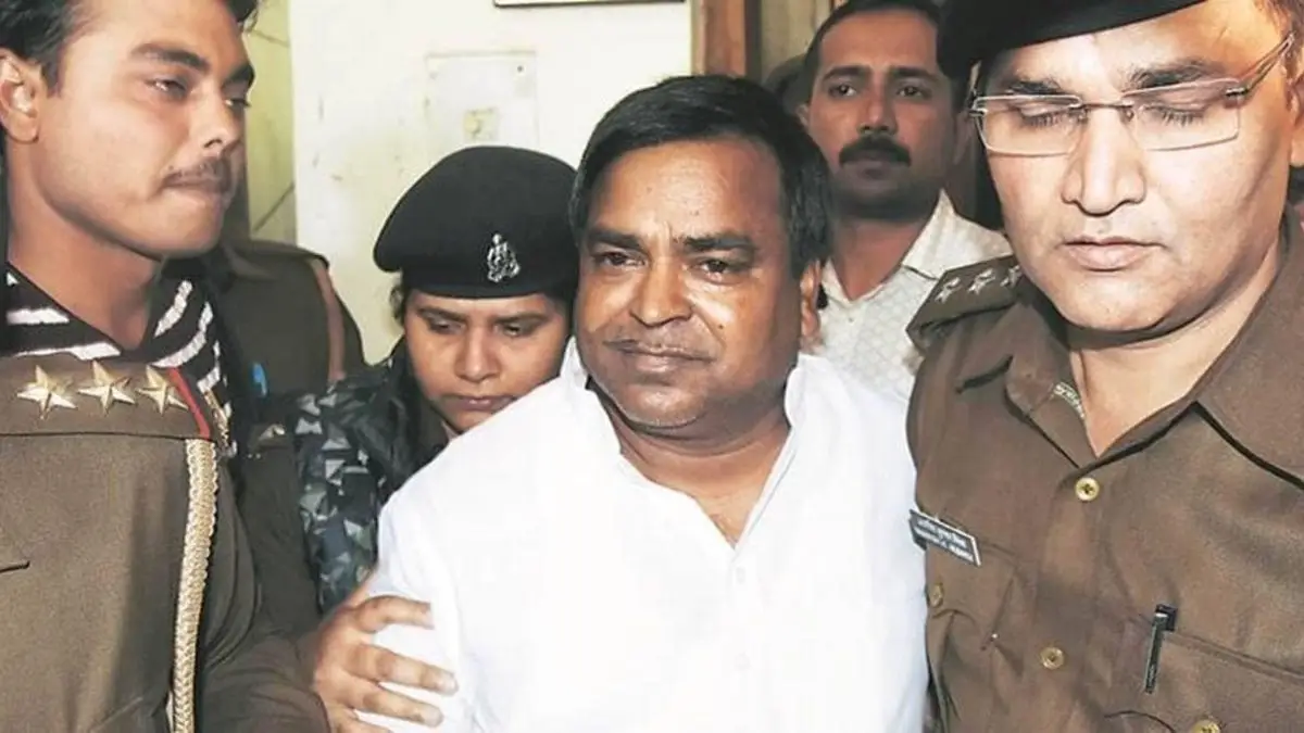 लखनऊ जेल में पूर्व मंत्री गायत्री प्रजापति पर जान लेवा हमला