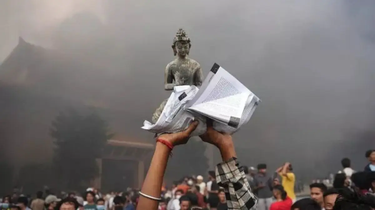 नेपाल में सियासी तूफान: कौन संभालेगा कमान?