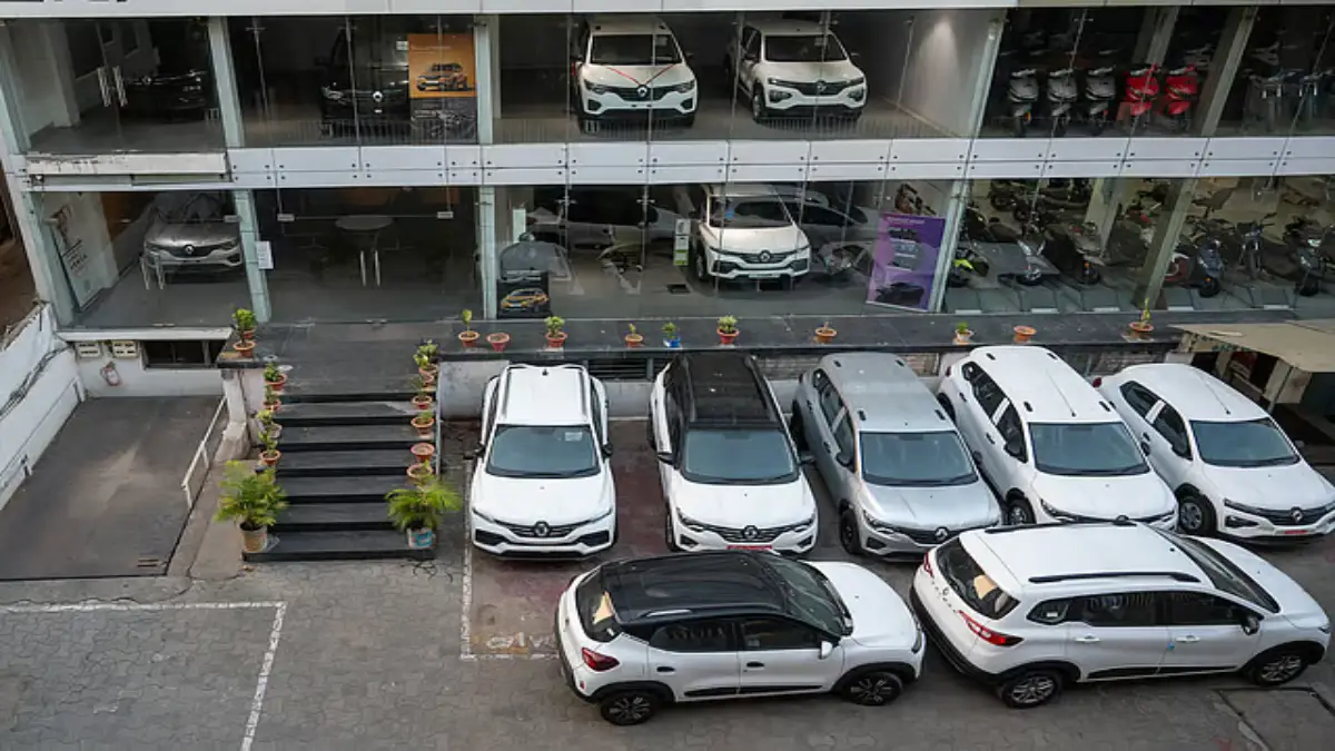 india-auto-sector-2026-outlook-gst-impact-tata-mahindra-hyundai