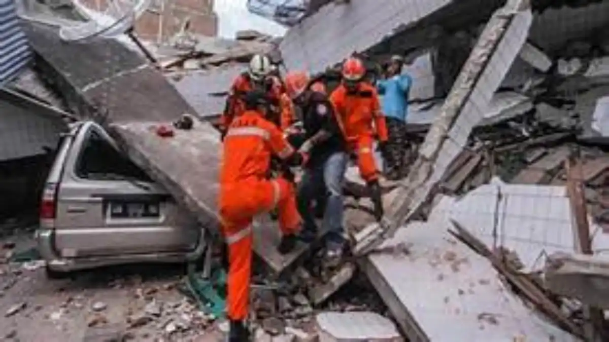 indonesia-java-bus-accident-16-dead-jakarta-yogyakarta