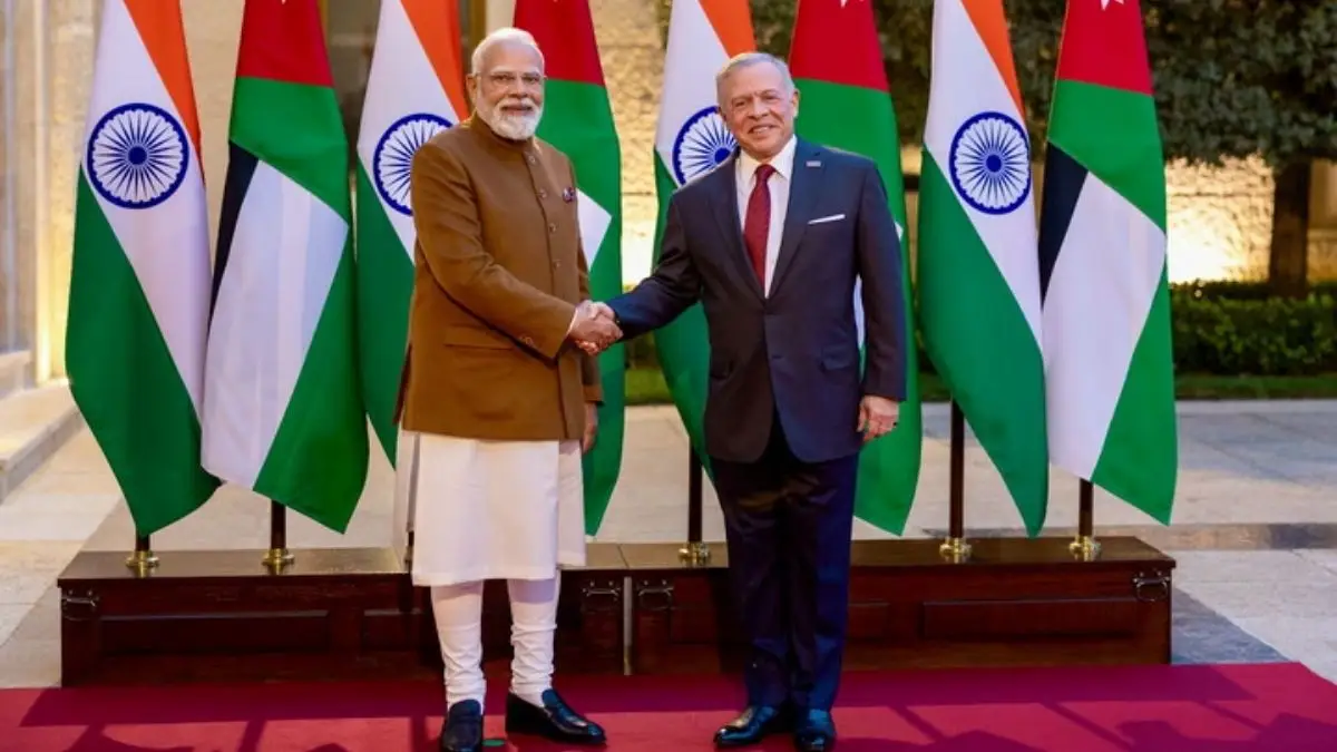 37 साल बाद जॉर्डन पहुंचे पीएम मोदी, किंग ने गले लगाकर किया स्वागत; मिला देश का सबसे बड़ा सम्मान!