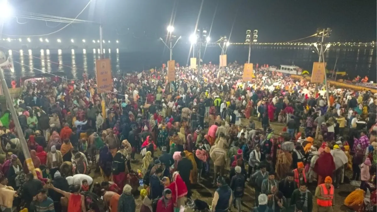 makar-sankranti-2026-prayagraj-sangam-holy-dip-crowd-updates